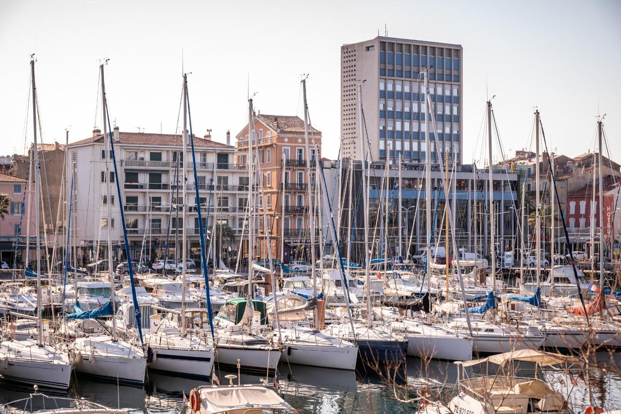 Hotel Mercure Toulon La Seyne-Sur-Mer Exteriör bild